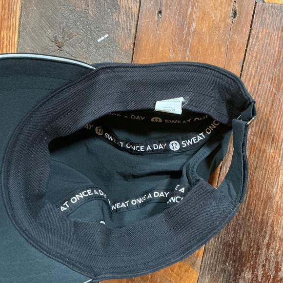 lululemon athletica Black Cap - Picture 15 of 16